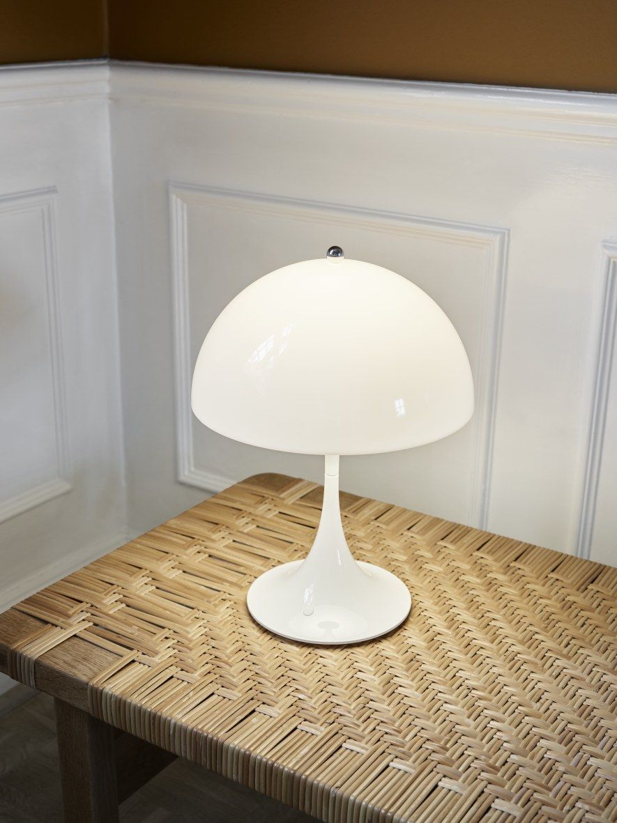 Panthella 250 Portable Akku LED-Tischleuchte Indoor/Outdoor Opal Louis Poulsen 
