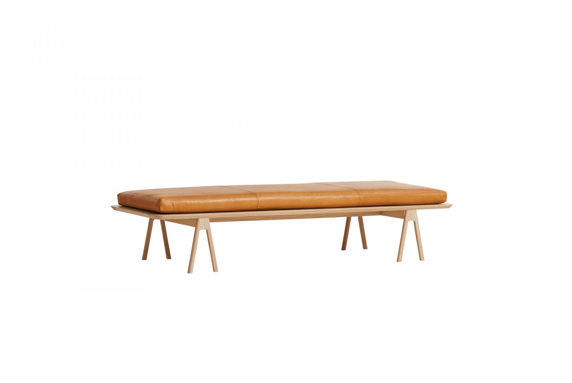 Level Daybed Liege von Woud: Eichenholzgestell mit cognacfarbenem Lederpolster. Moderne Liege für Wohnzimmer.
