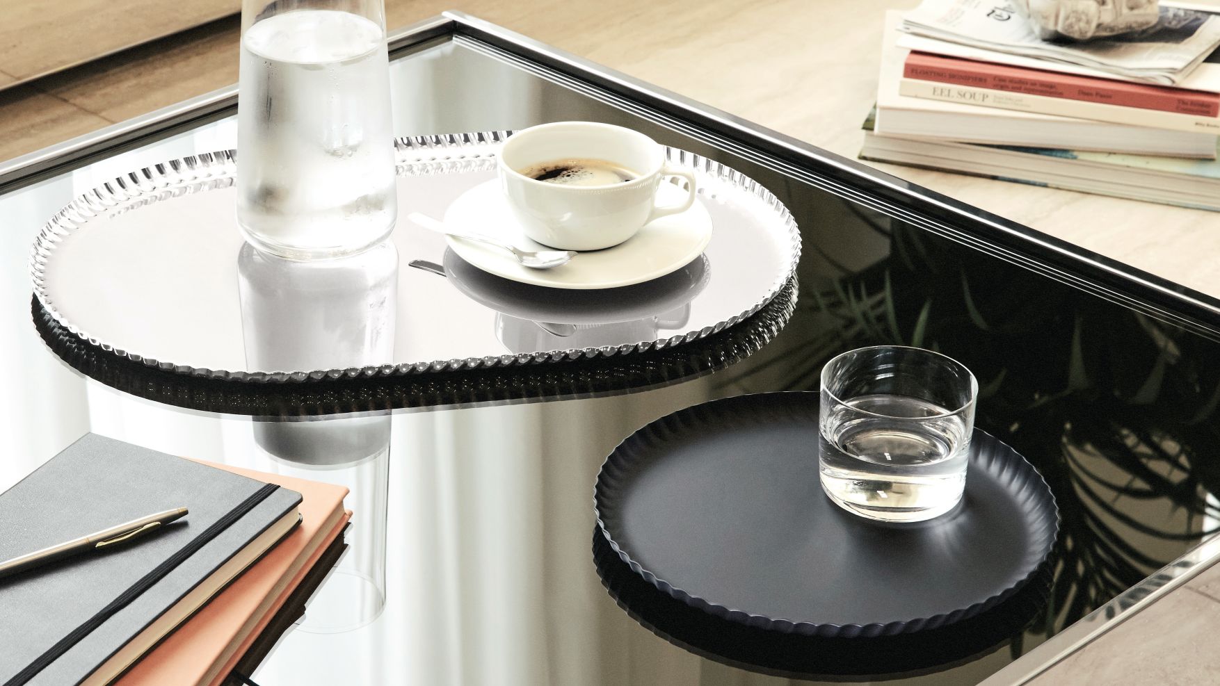 JK01/46 Pleats Tablett Alessi