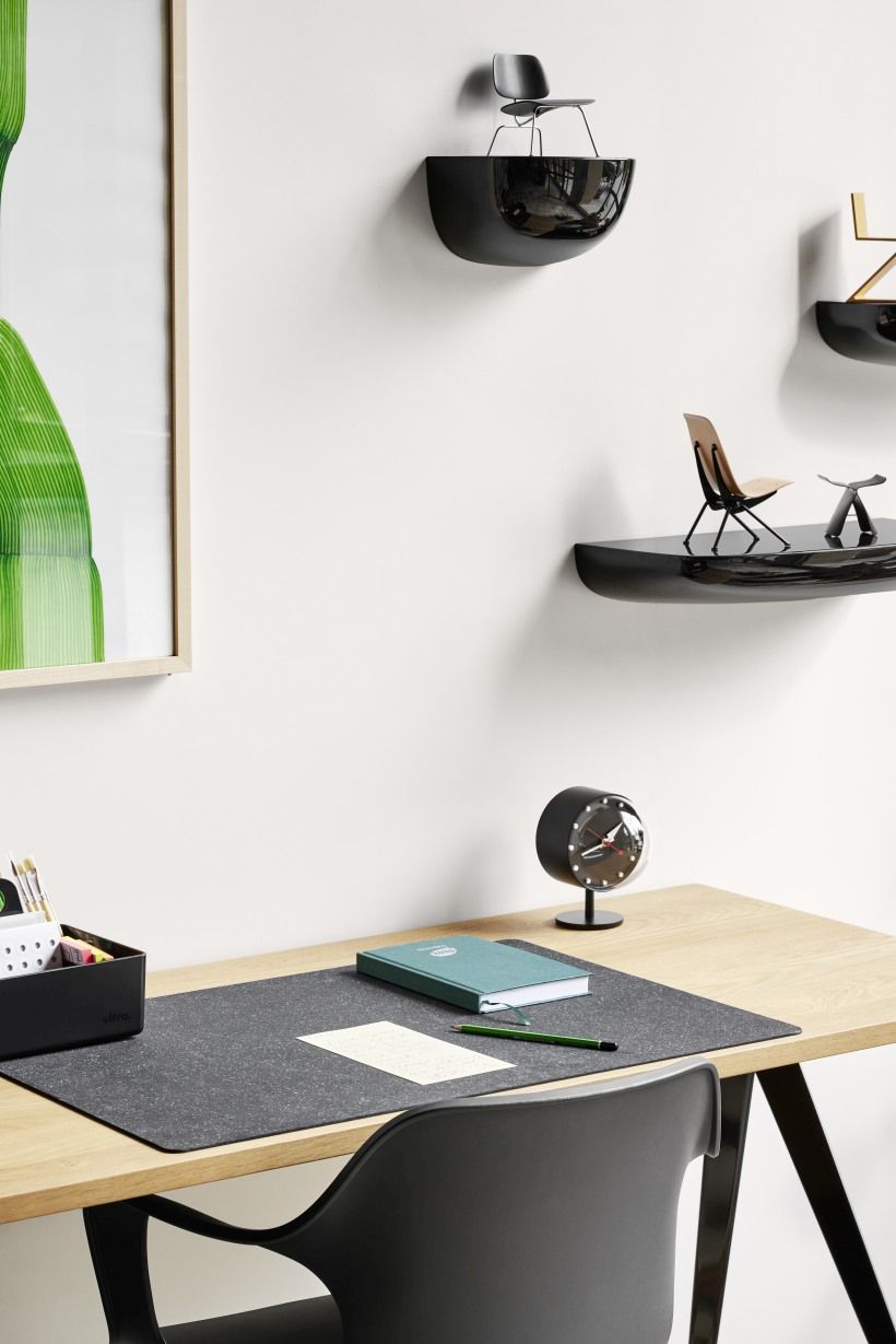 Desk Clocks Night Clock black Tischuhr Vitra