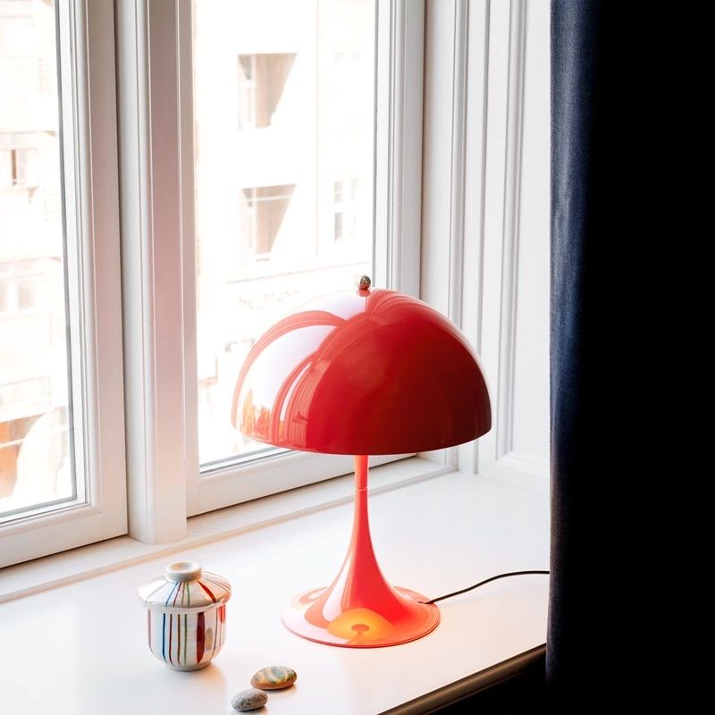 Panthella 250 Table lamp LED Tischleuchte Louis Poulsen Metall Koralle lackiert