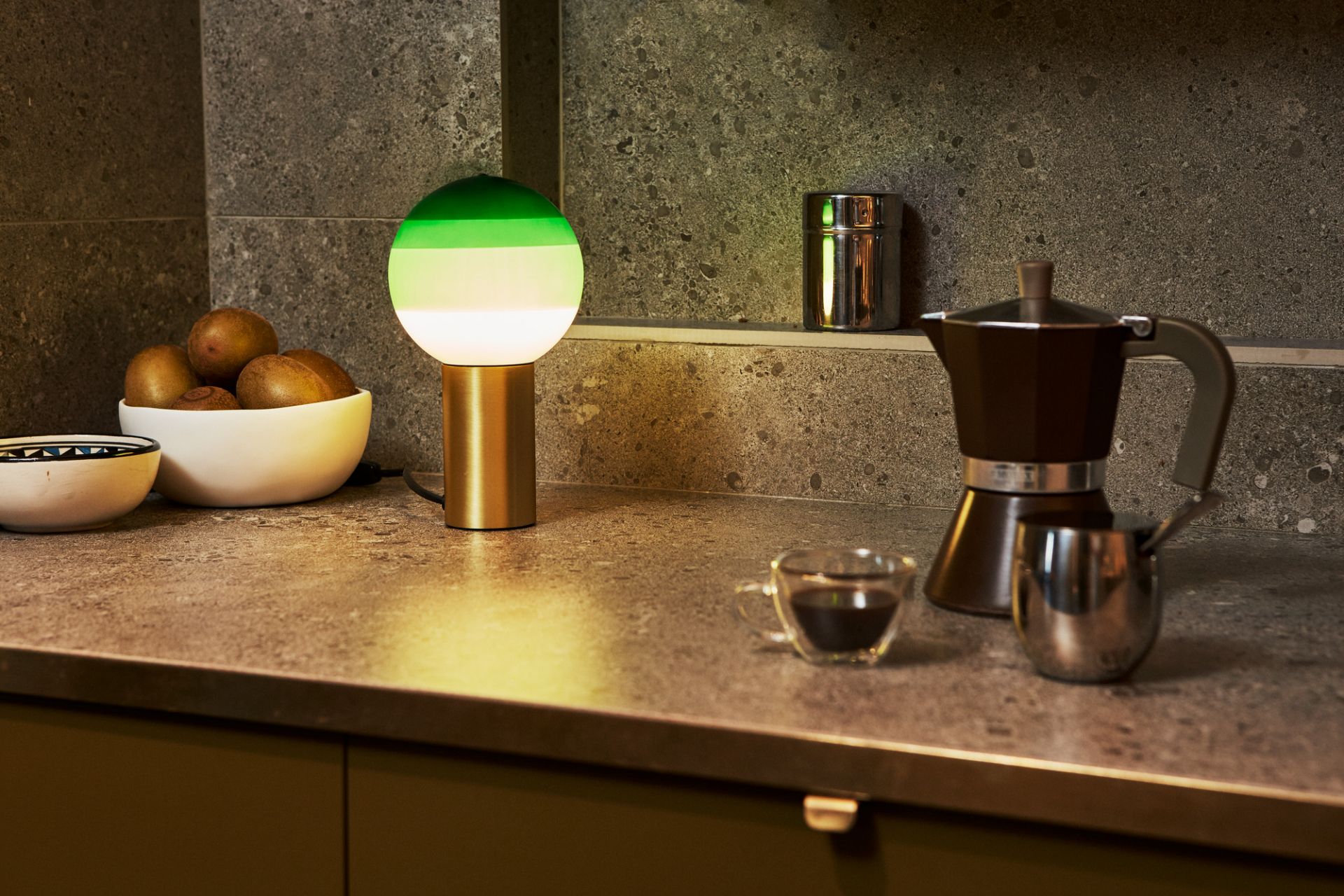 Dipping Light S LED Tischleuchte Marset Bernstein - Messing