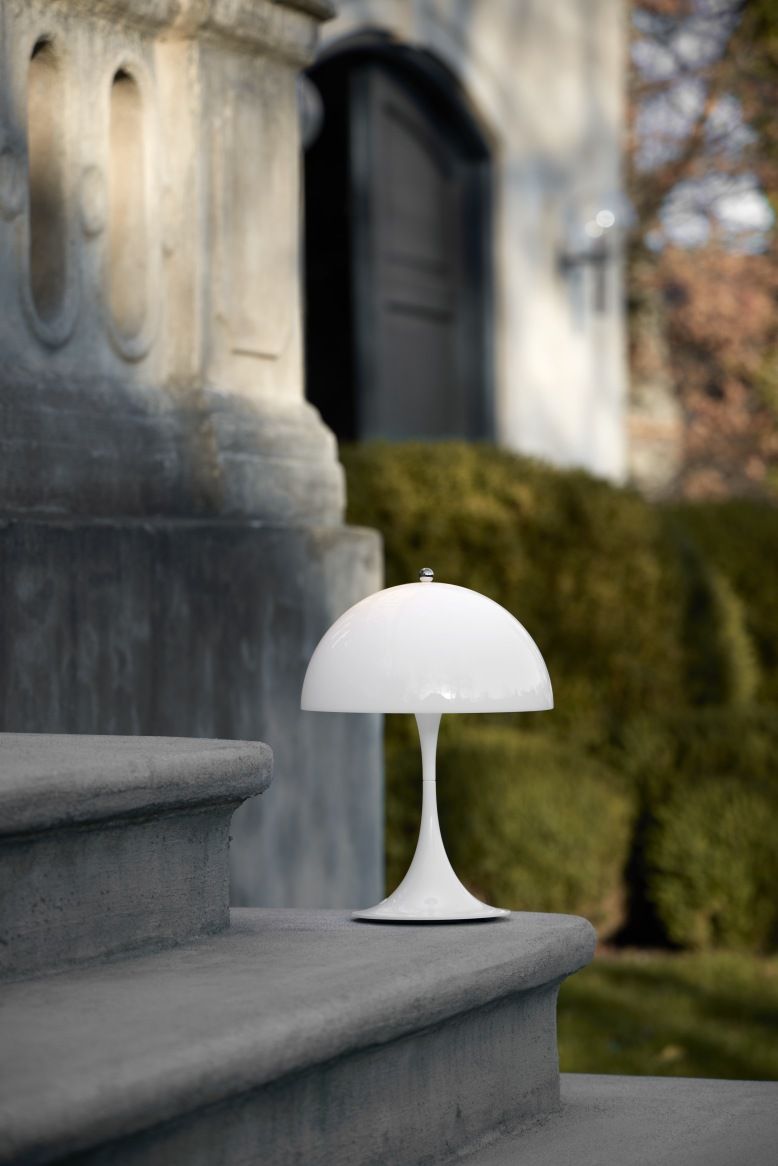 Panthella 250 Portable Akku LED-Tischleuchte Indoor/Outdoor Opal Louis Poulsen 