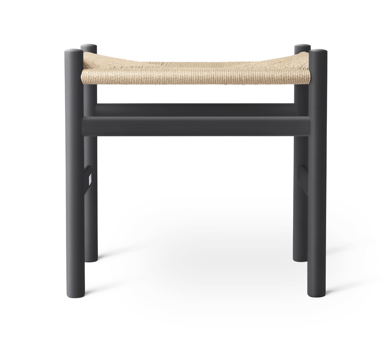 CH53 Hocker von Carl Hansen & Søn mit schwarzem Holzrahmen und geflochtener Sitzfläche.