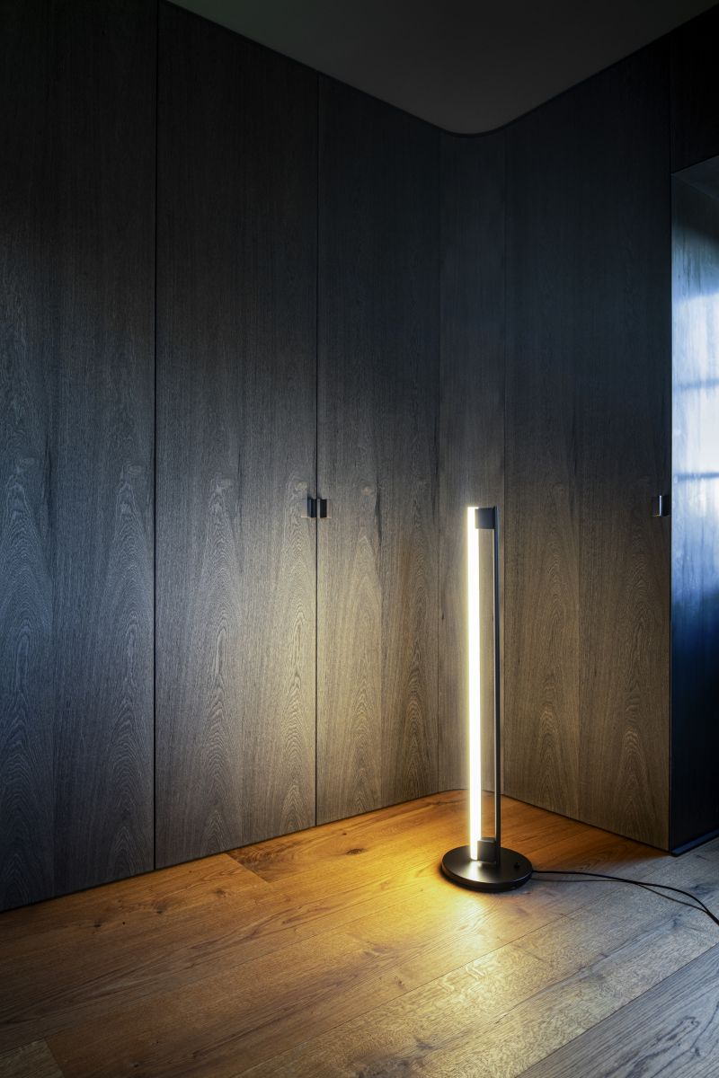 Tube Light Stehleuchte schwarz ClassiCon - QUICK SHIP