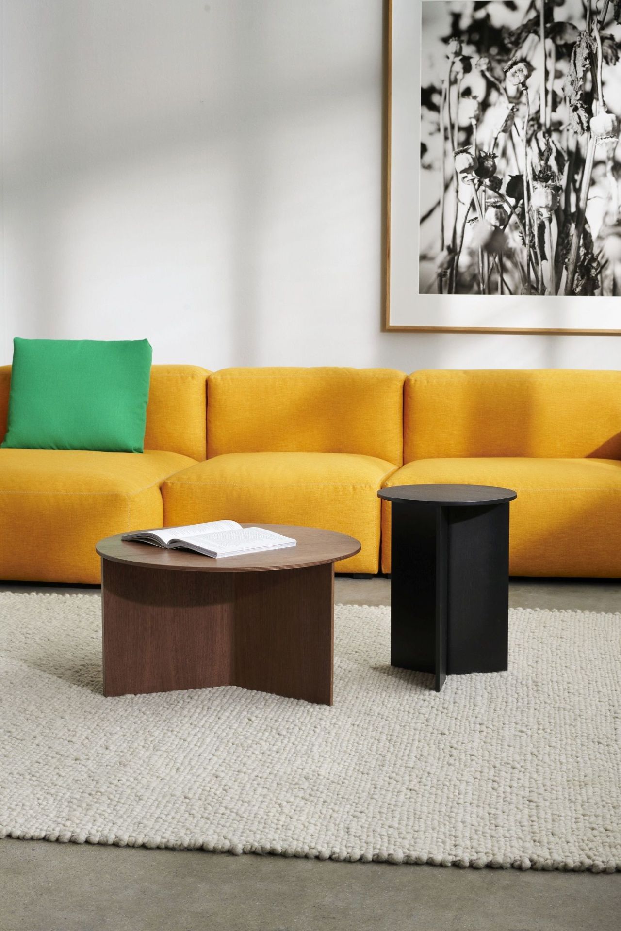 Slit Table Wood Round High Beistelltisch / Couchtisch Hay 