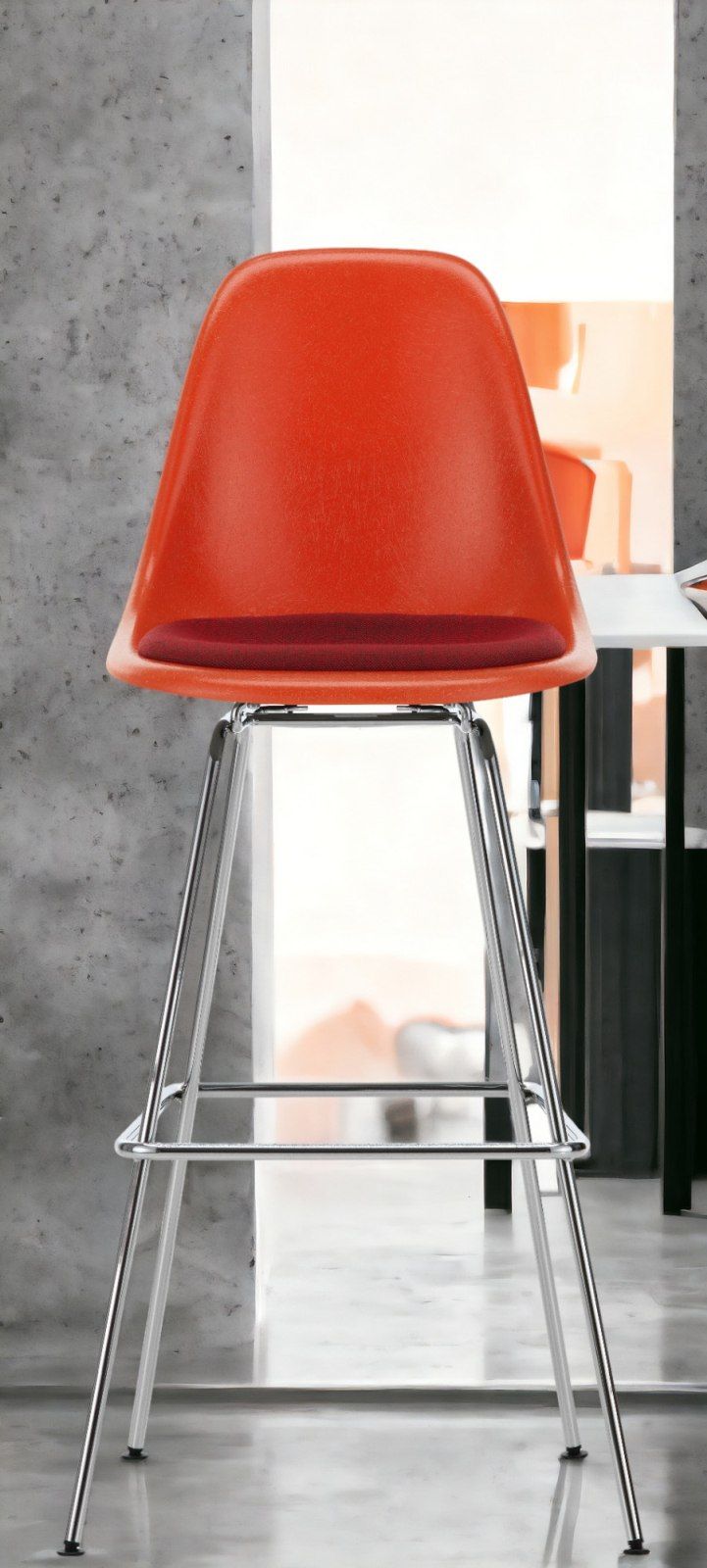 Eames Fiberglass Bar Stool High Barhocker mit Sitzpolster Vitra