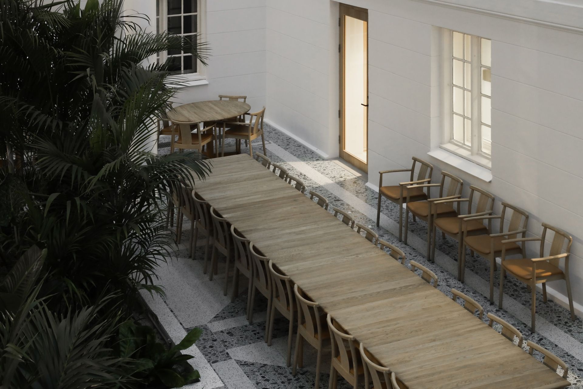 Merkur Dining Chair Stuhl mit Armlehnen / Esszimmerstuhl Audo Copenhagen