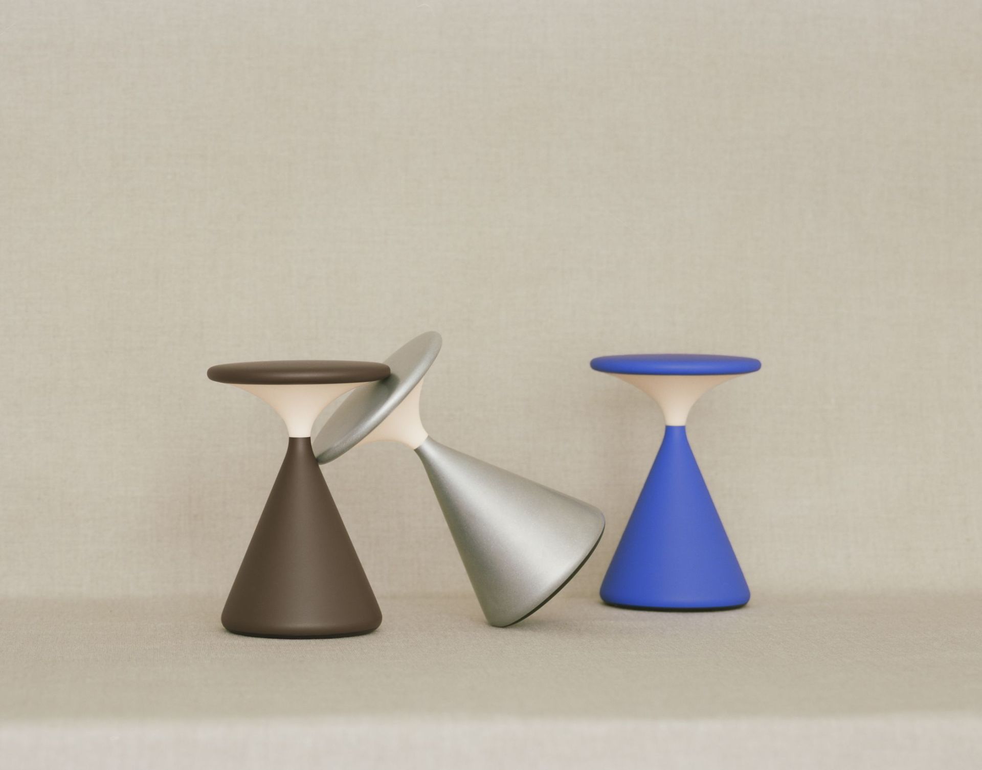 Salt Akkuleuchte / Tischleuchte Chocolate Grau