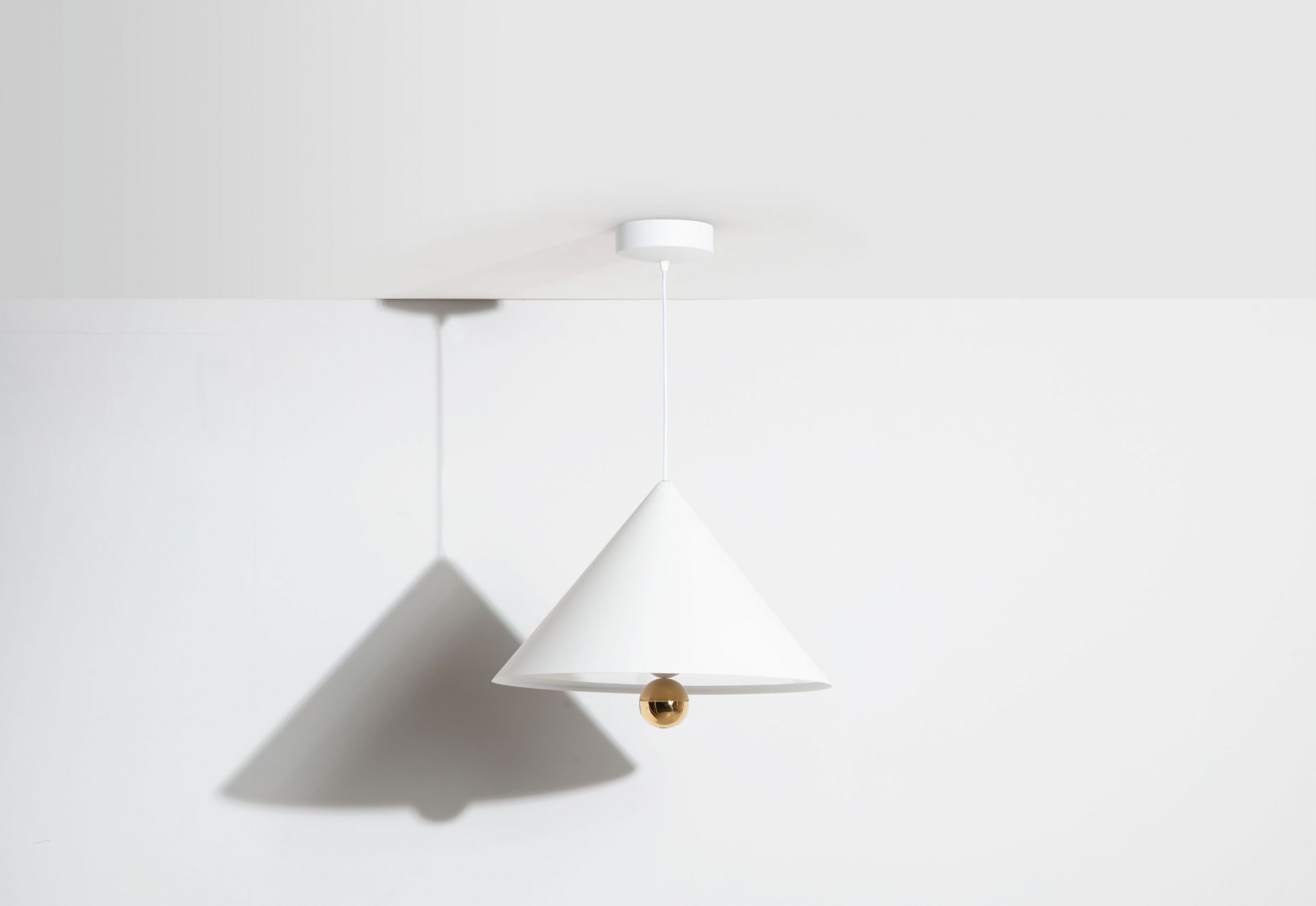 Cherry Pendant light Pendelleuchte L Petite Friture Weiß