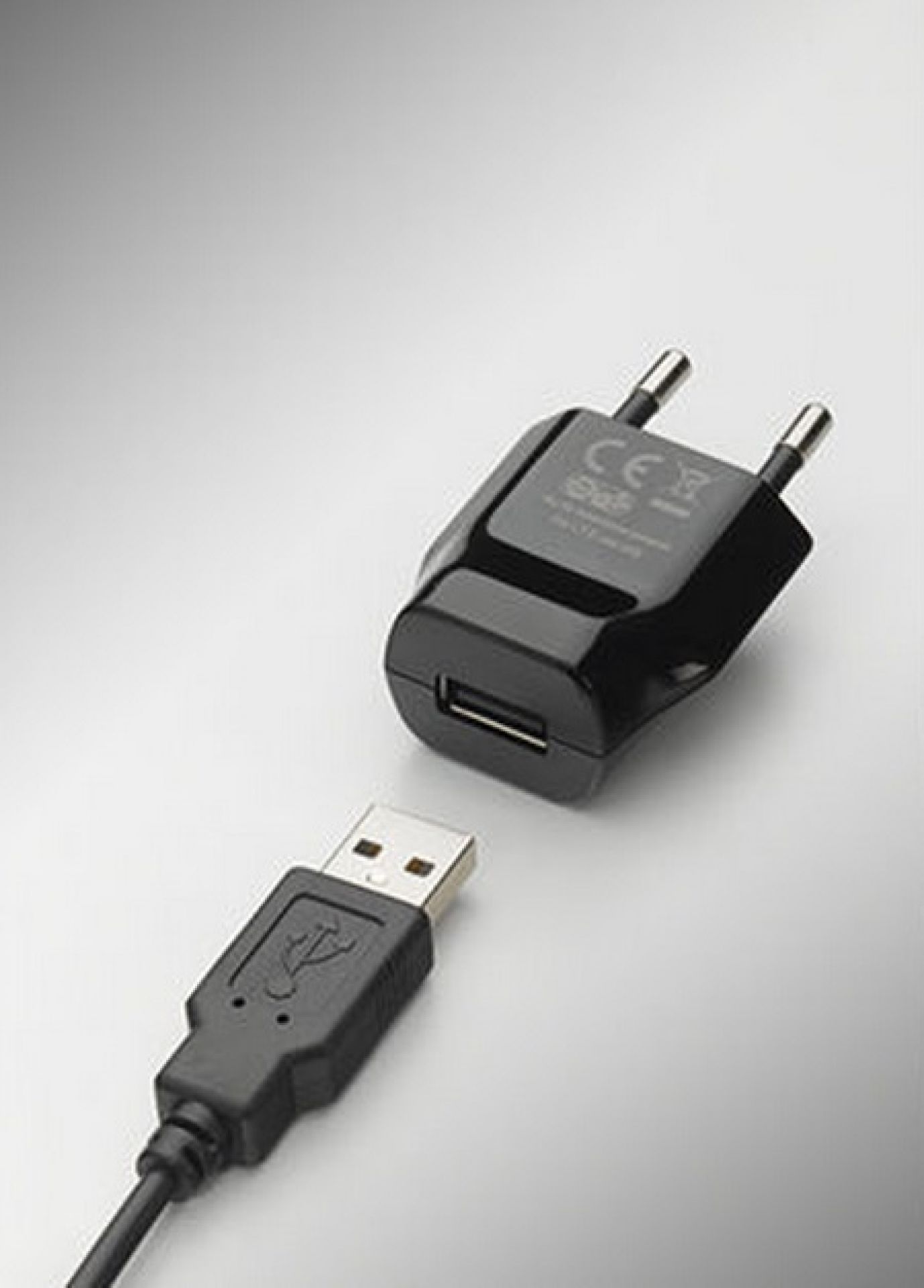 ZETT USB Wandleuchte / Tischleuchte Baltensweiler
