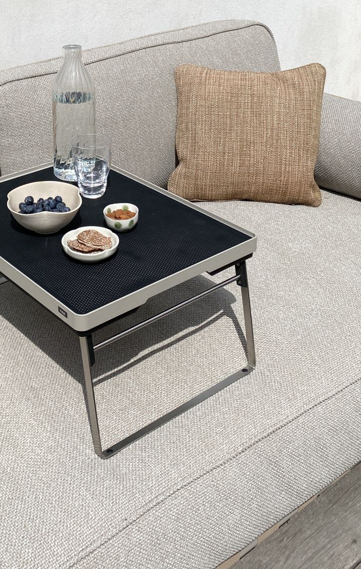Outdoor Open-Air Tray Tisch Vipp