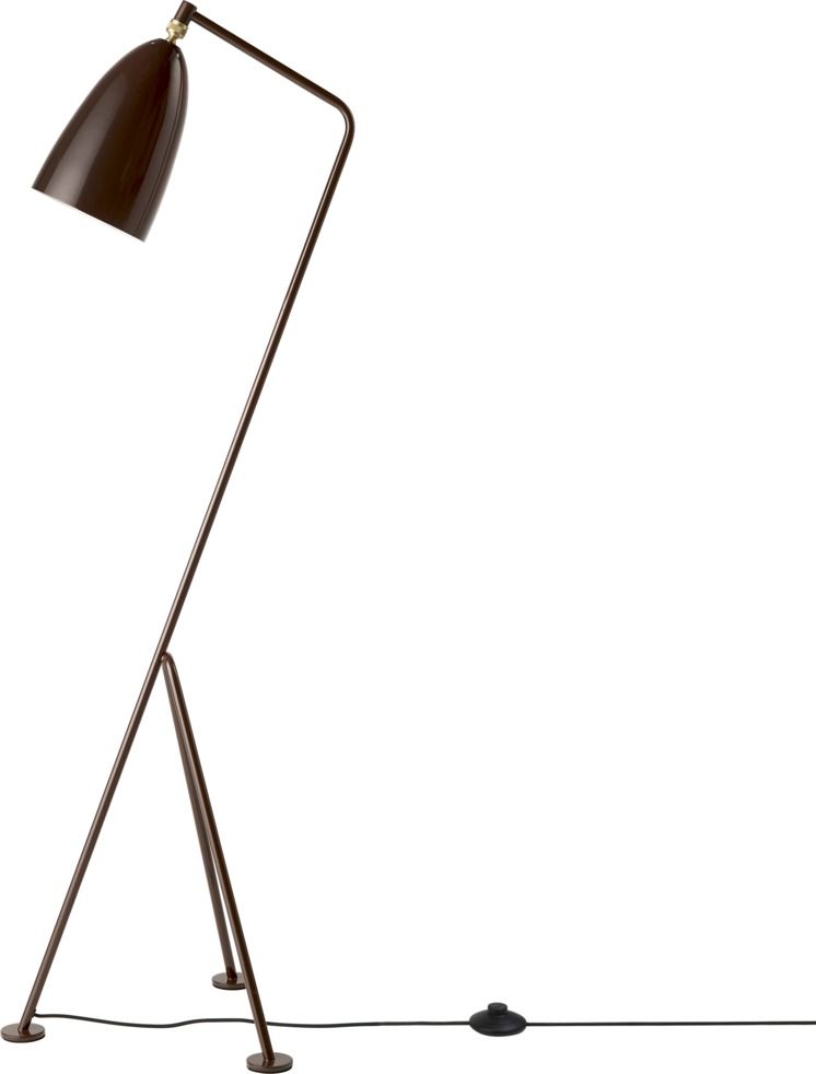 Gräshoppa Stehleuchte in Walnussbraun glänzend von Gubi. Design Stehlampe mit charakteristischem, schwenkbarem Lampenschirm.