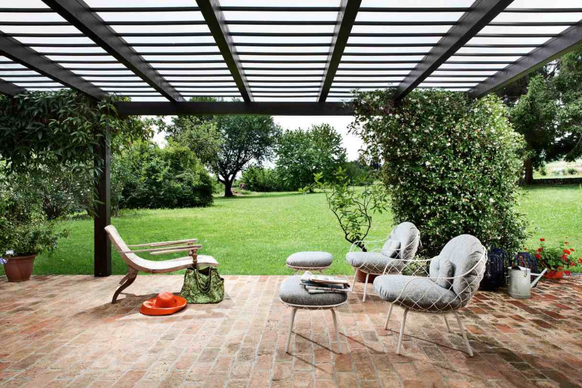 Piña Low Chair Niedriger Sessel Outdoor Magis
