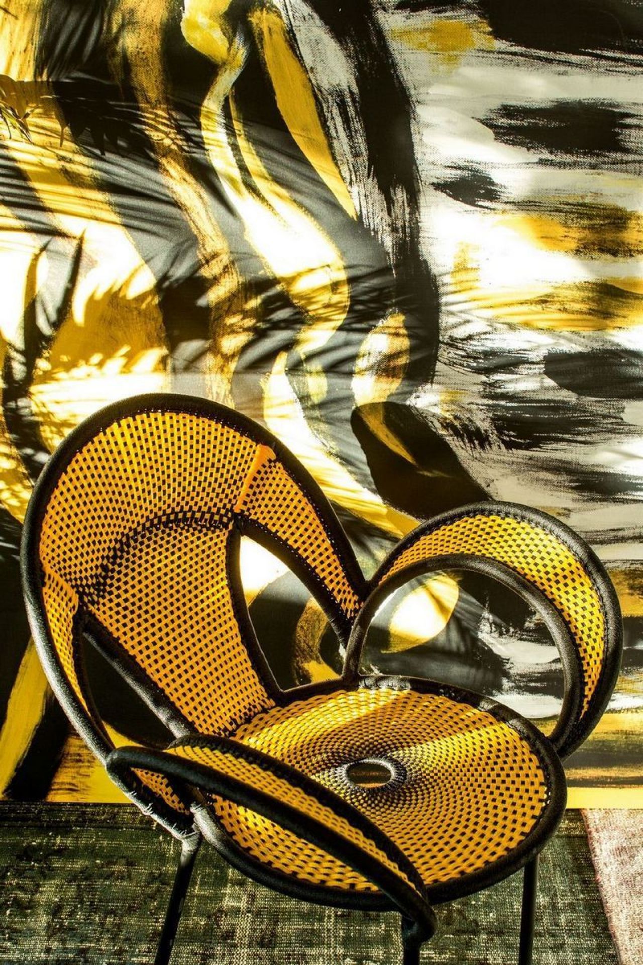 Banjooli Sessel in Gelb und Schwarz von Moroso: Design-Sessel mit auffälligem Muster.