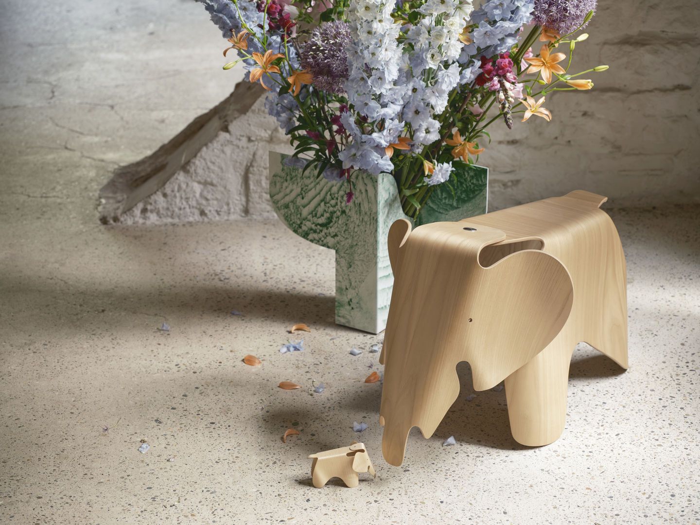 Eames Elephant Plywood Hocker Vitra NEUE VERSION