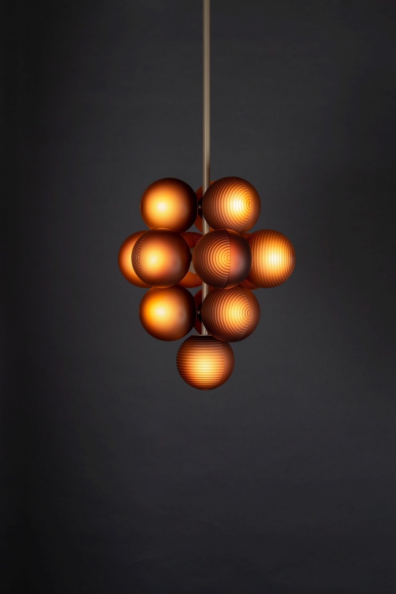 Stellar Grape Pendant Pendelleuchte Pulpo Rauchgrau - Schwarz