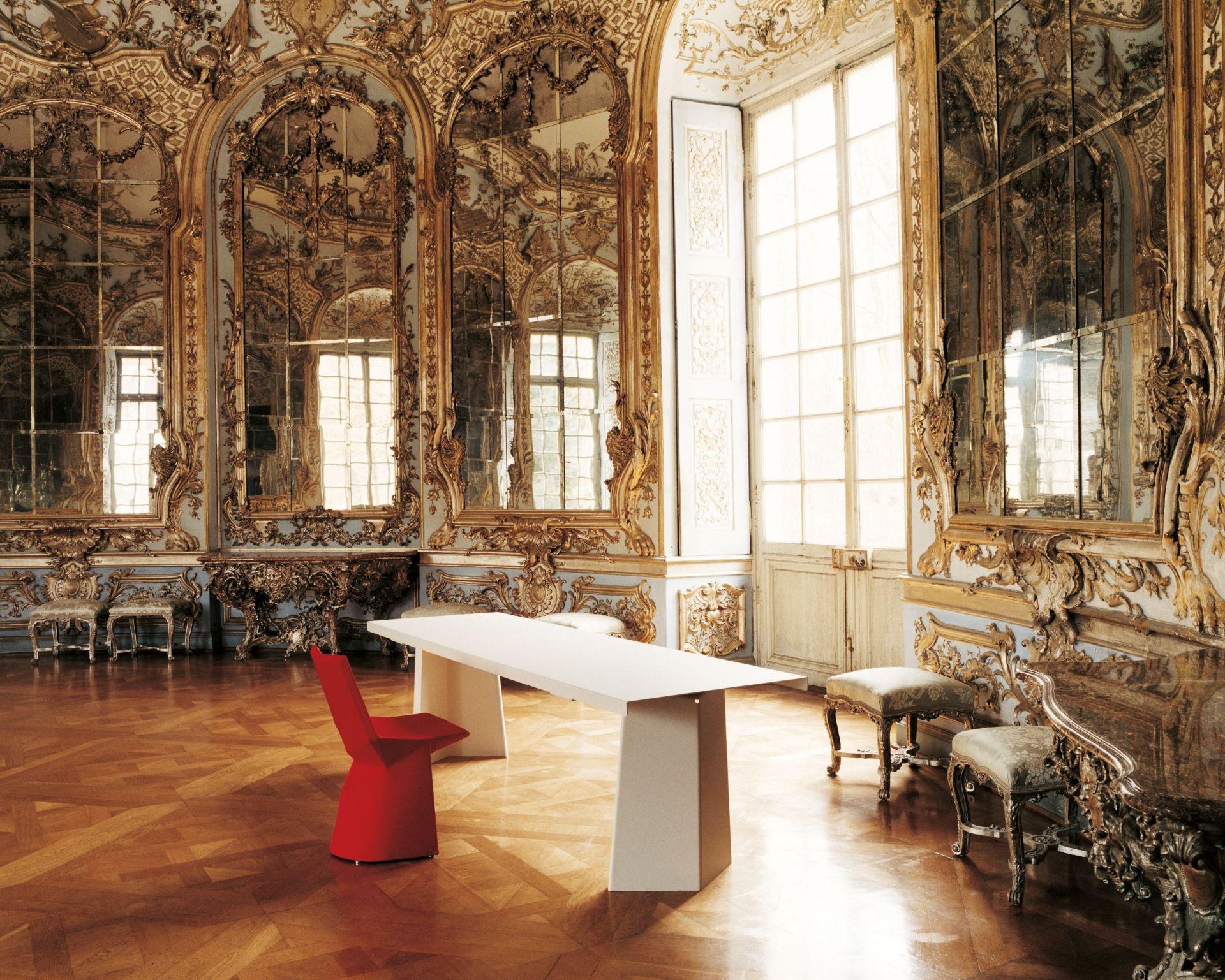Pallas Tisch Indoor ClassiCon
