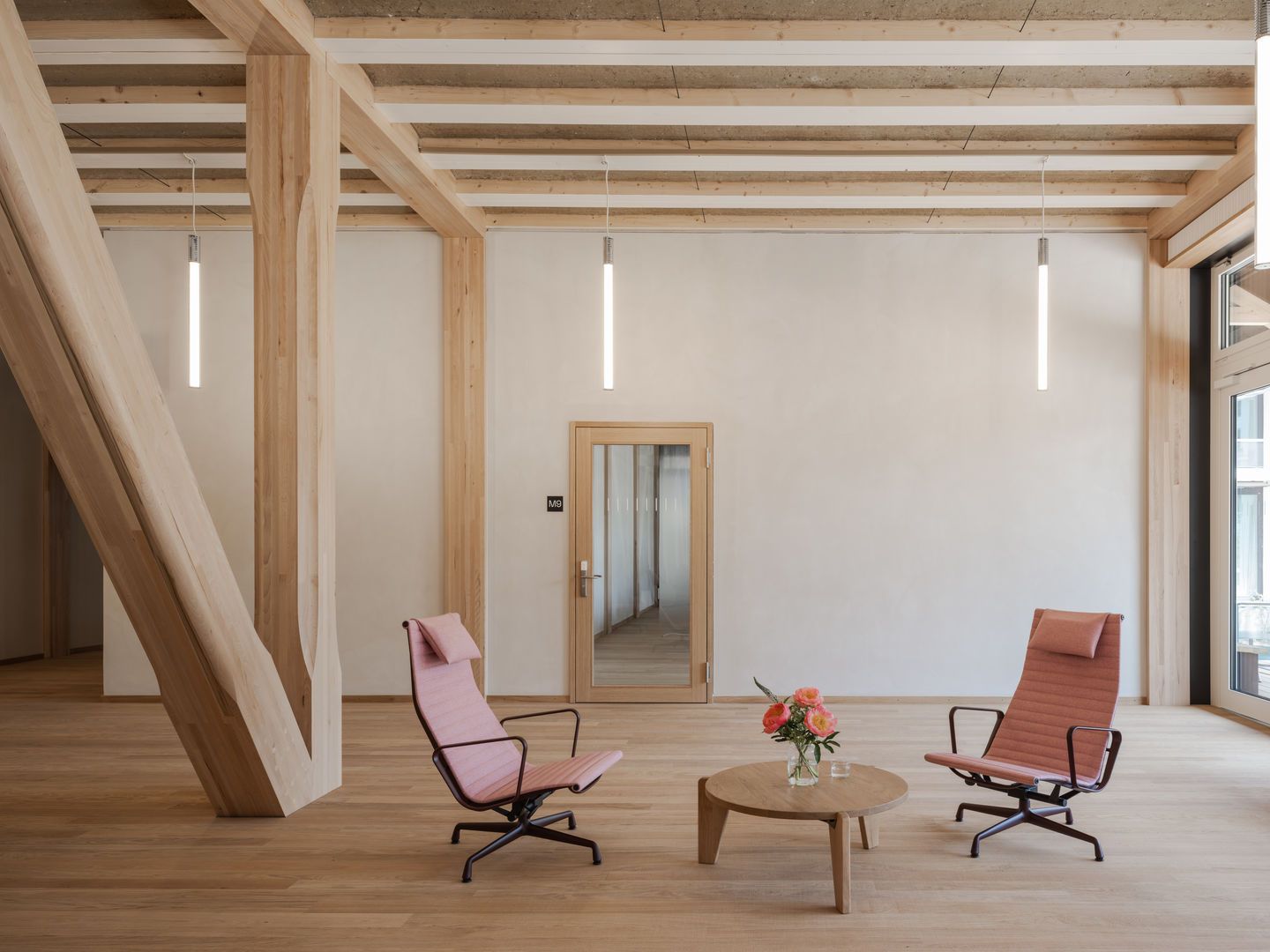 Aluminium Chair EA125 / EA 125 Hocker Vitra