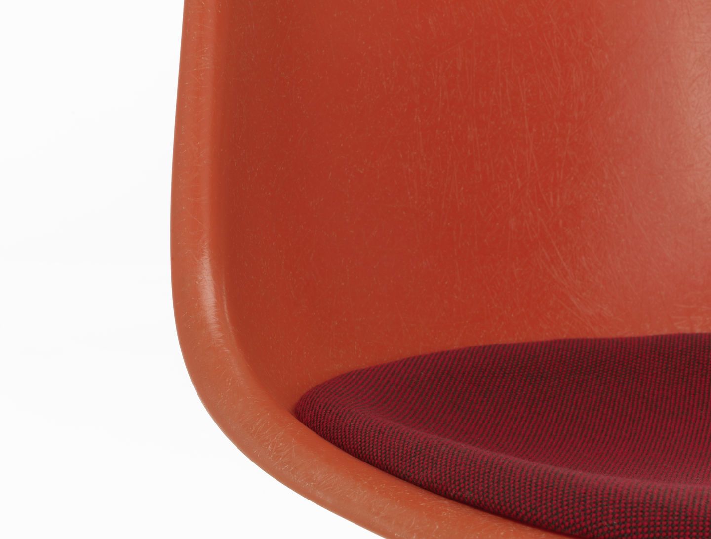 Eames Fiberglass Chair DSR Stuhl mit Sitzpolster Vitra