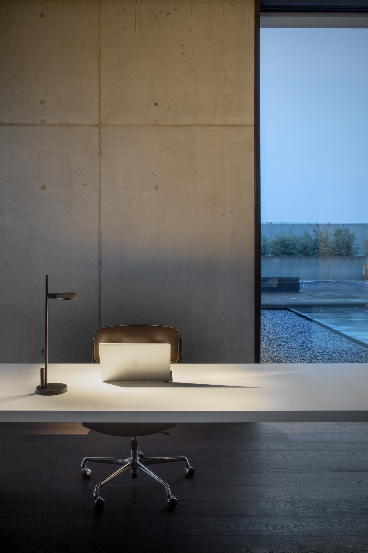 Kido Desk Tischleuchte Rundfuss Belux