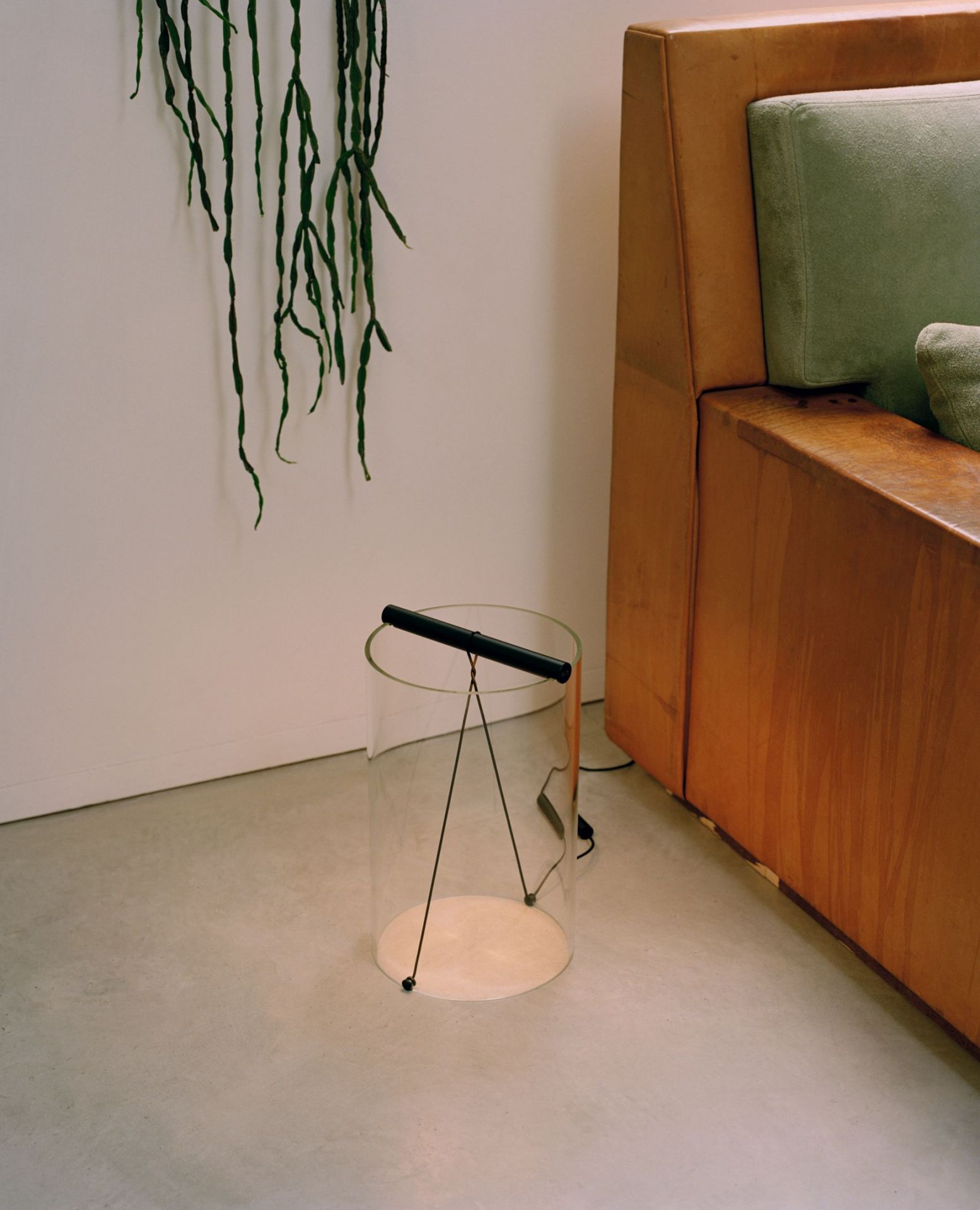 To-Tie T2 LED Tischleuchte Flos Schwarz eloxiert