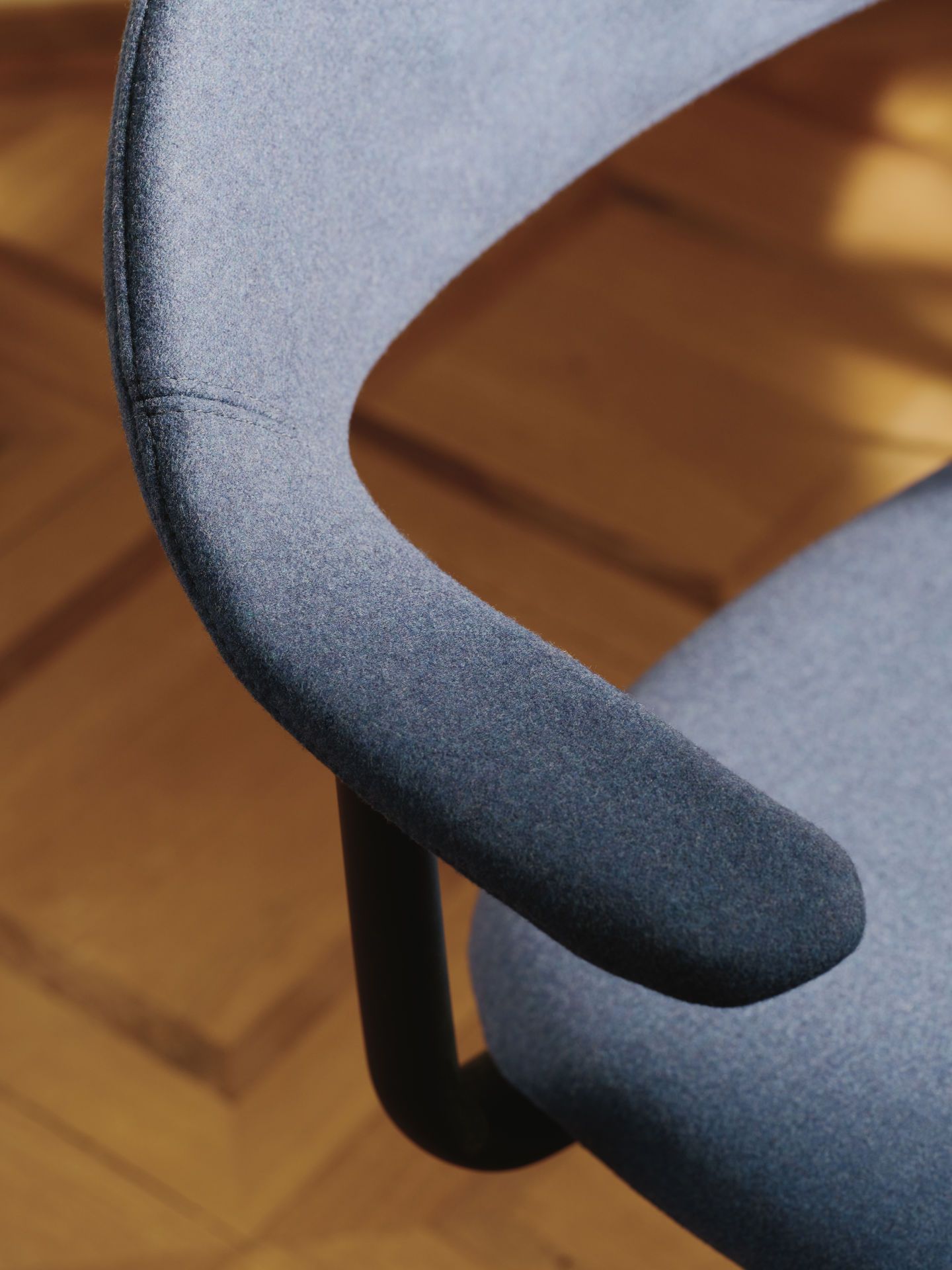 Mynt Rücken und Sitz Plywood Bürodrehstuhl Vitra