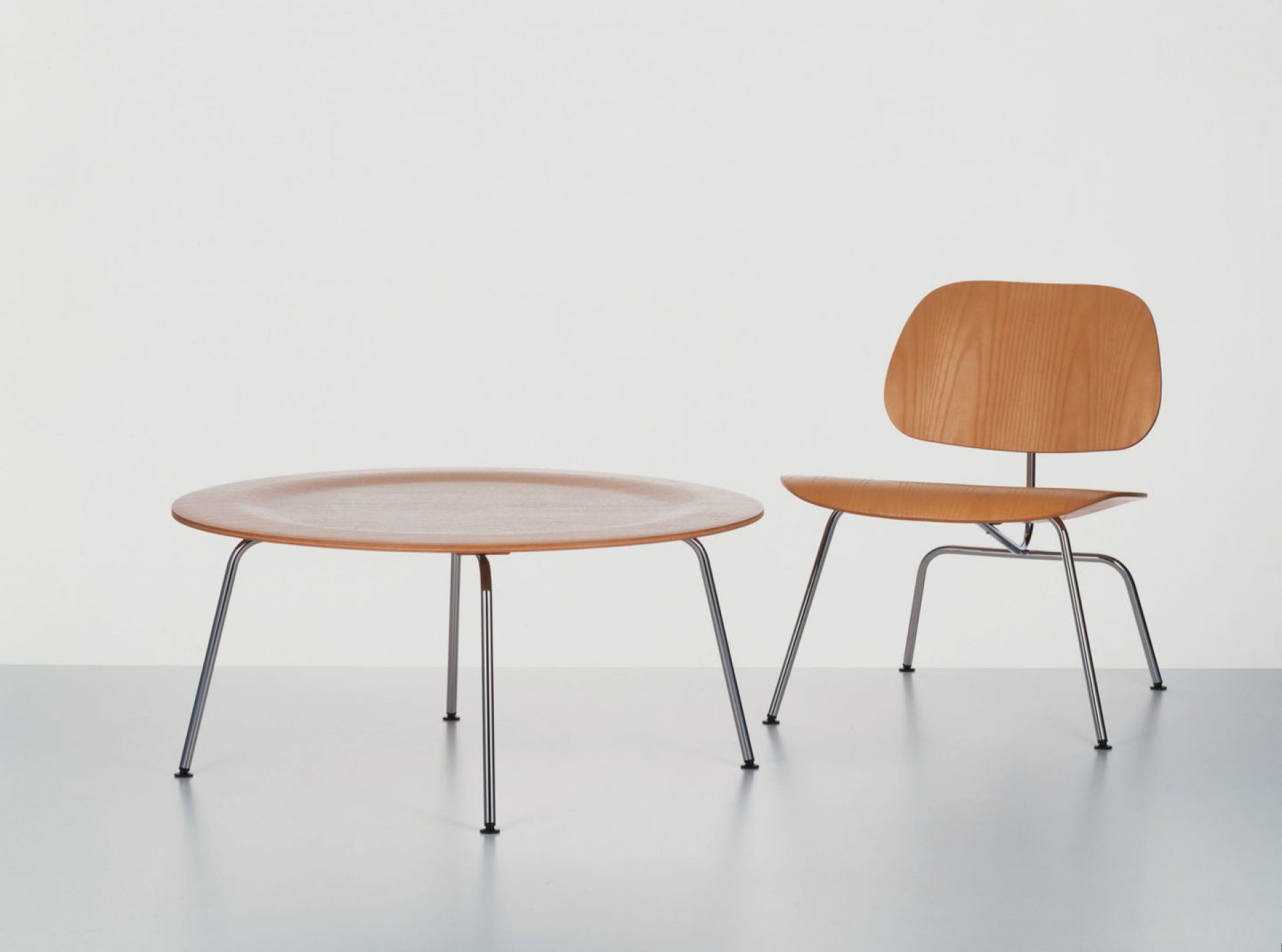 Plywood Group LCM Stuhl Vitra