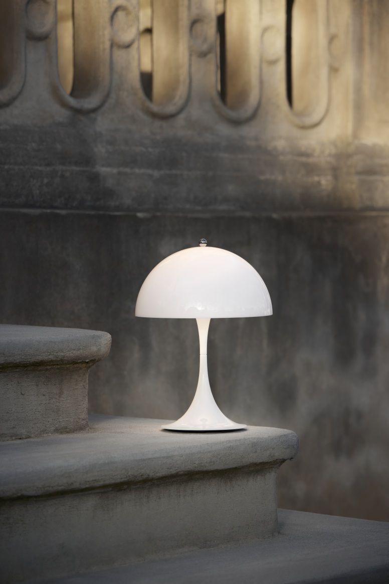 Panthella 250 Portable Akku LED-Tischleuchte Indoor/Outdoor Opal Louis Poulsen 