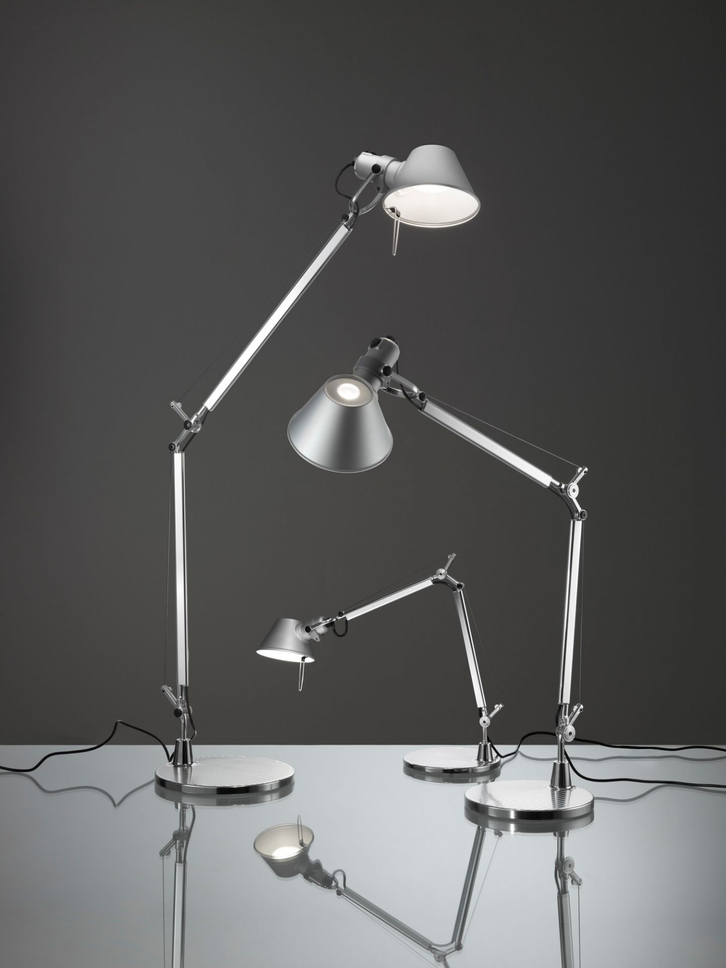 Tolomeo LED Tischleuchte Body Aluminium 2700K Artemide (Teil 1 von 2)