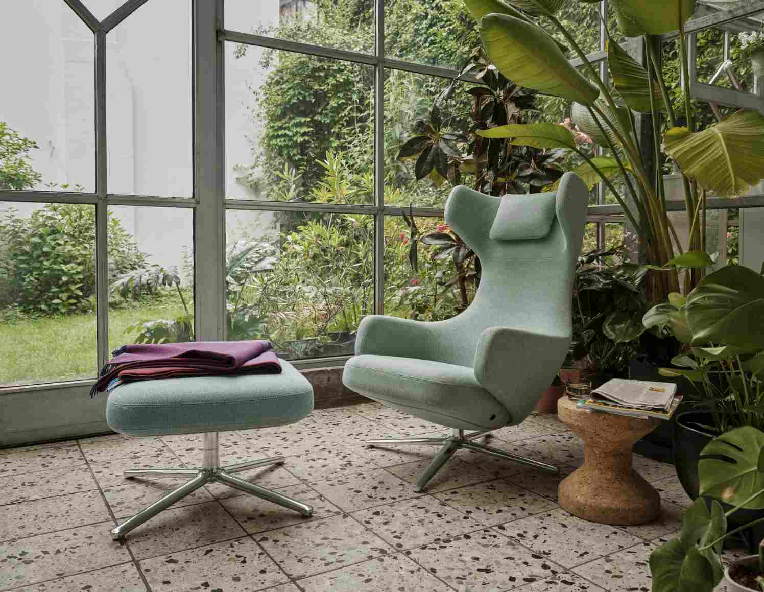 Grand Repos Sessel  + Ottoman Vitra Poliert Nubia Elfenbein / Perle