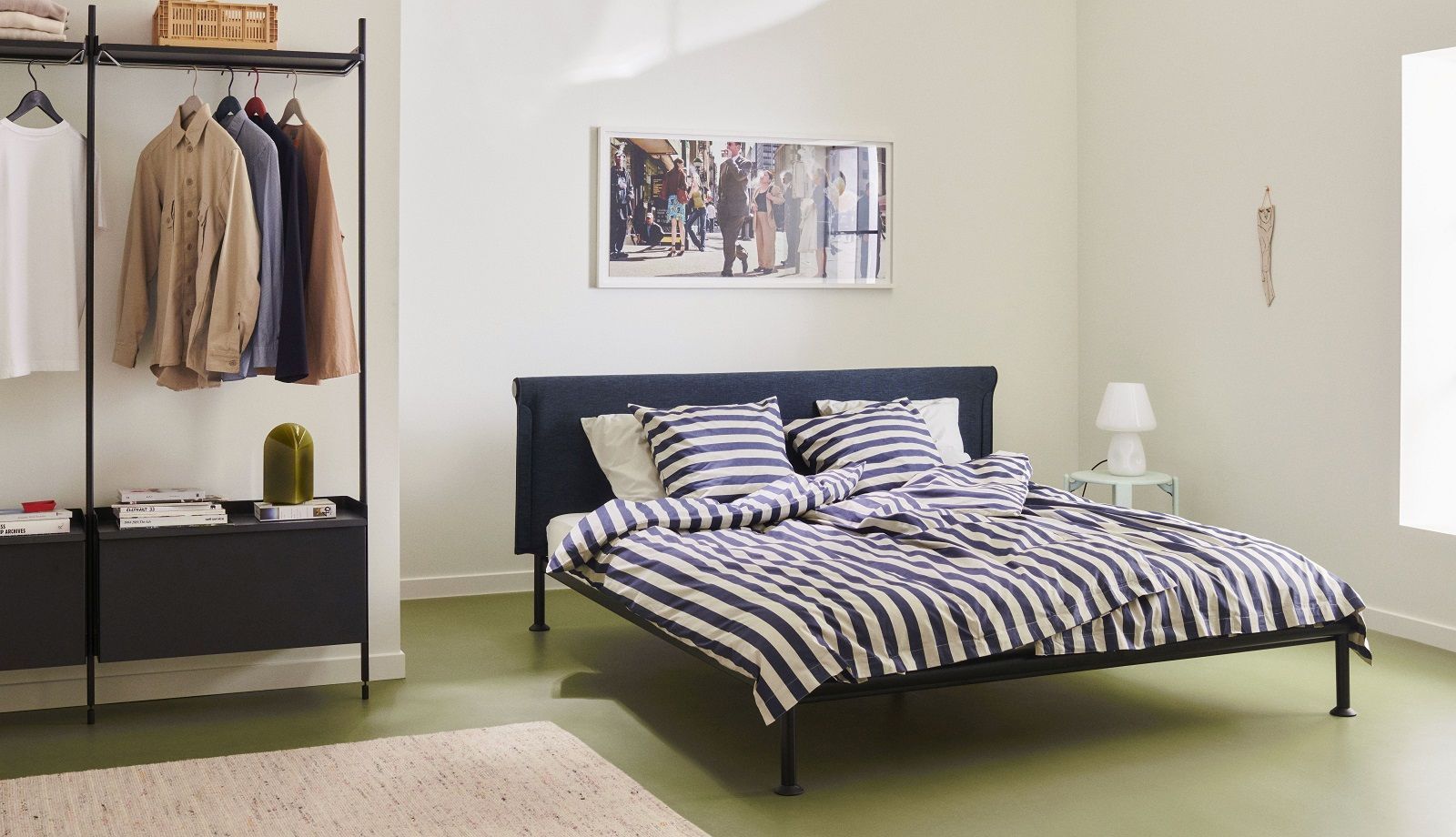 Pier System 1002 2 Column Regal / Garderobe Hay Stahlblau-Schwarz