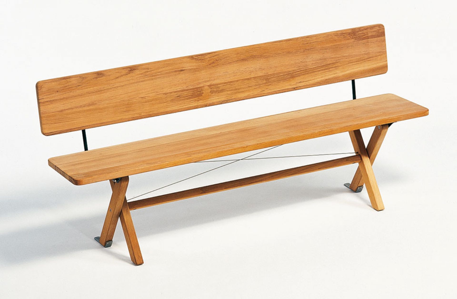 Cross Bank klappbar Bx140 cm mit Rückenlehne Weishäupl