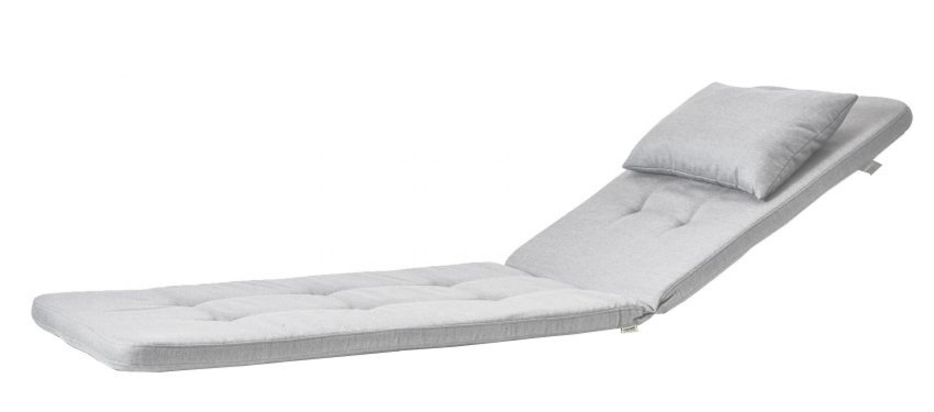 Hellgrauer Cane-Line Presley Outdoor Kissensatz für Sonnenliege mit Kissen für bequemes Entspannen im Garten.