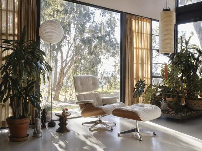 Eames Lounge Chair & Ottoman Armchair Nubia Vitra