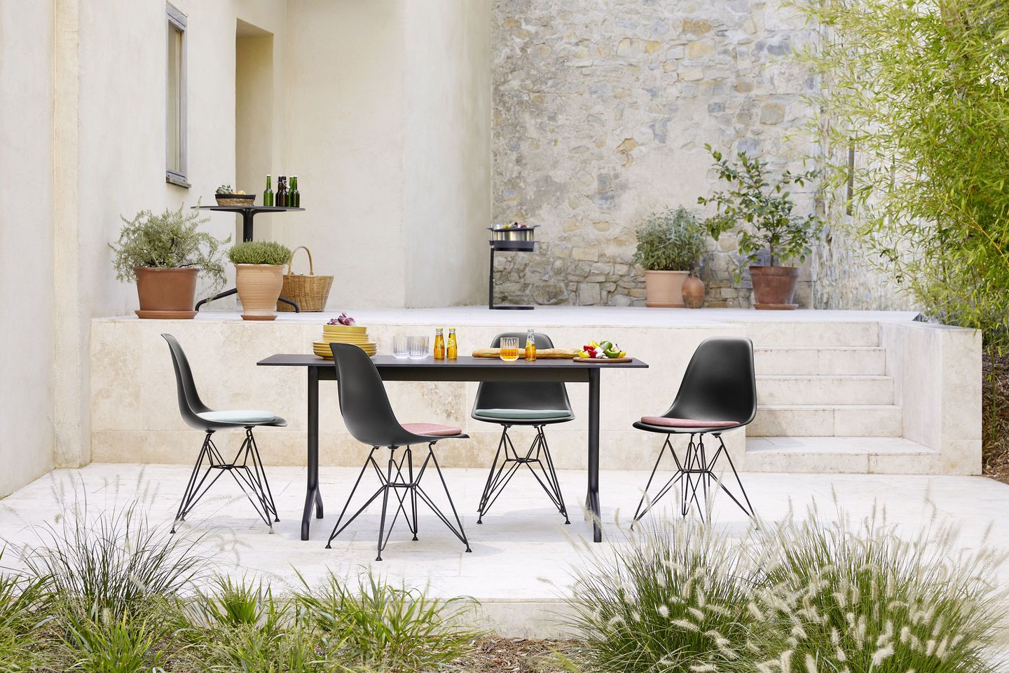 Eames Plastic Side Chair DSR Stuhl mit Sitzpolster Vitra