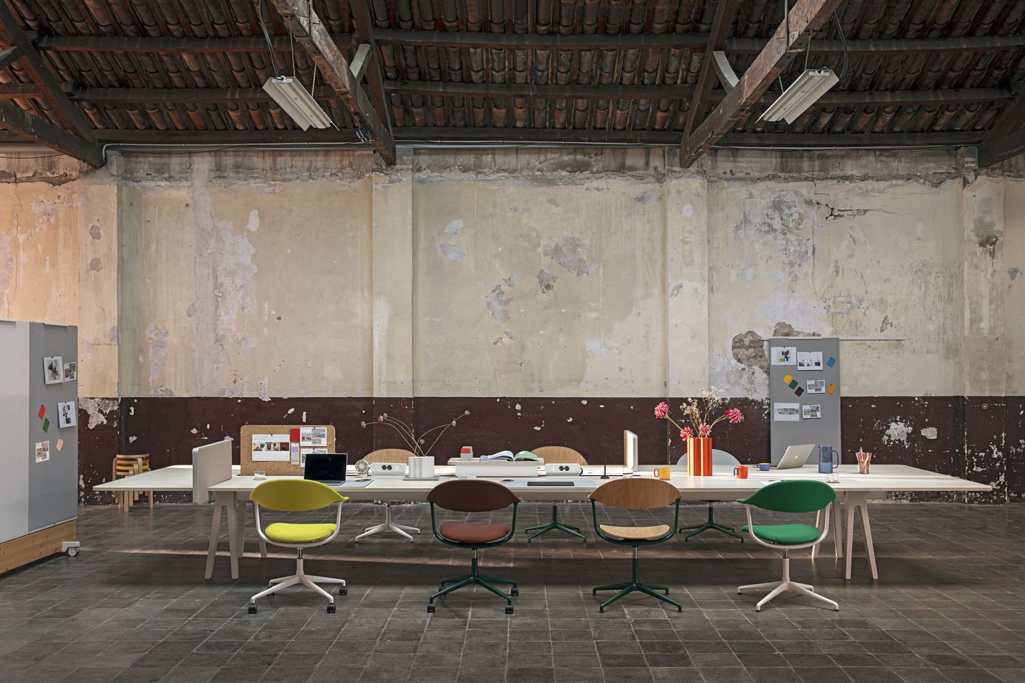 Mynt Rücken und Sitz Plywood Bürodrehstuhl Vitra