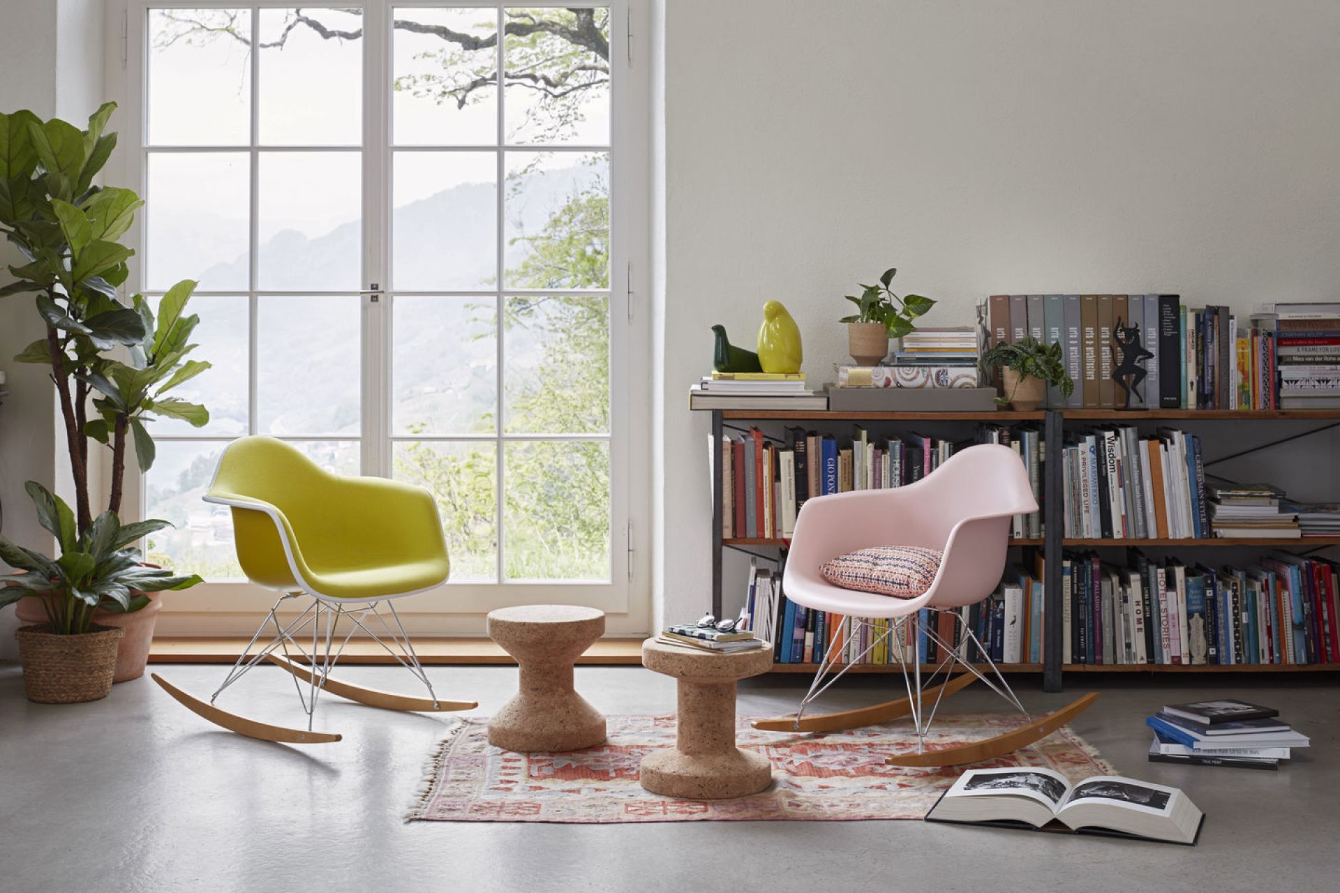 Eames Plastic Arm Rocking Chair RAR Schaukelstuhl Vitra Ahorn gelblich - Chrom - Weiss