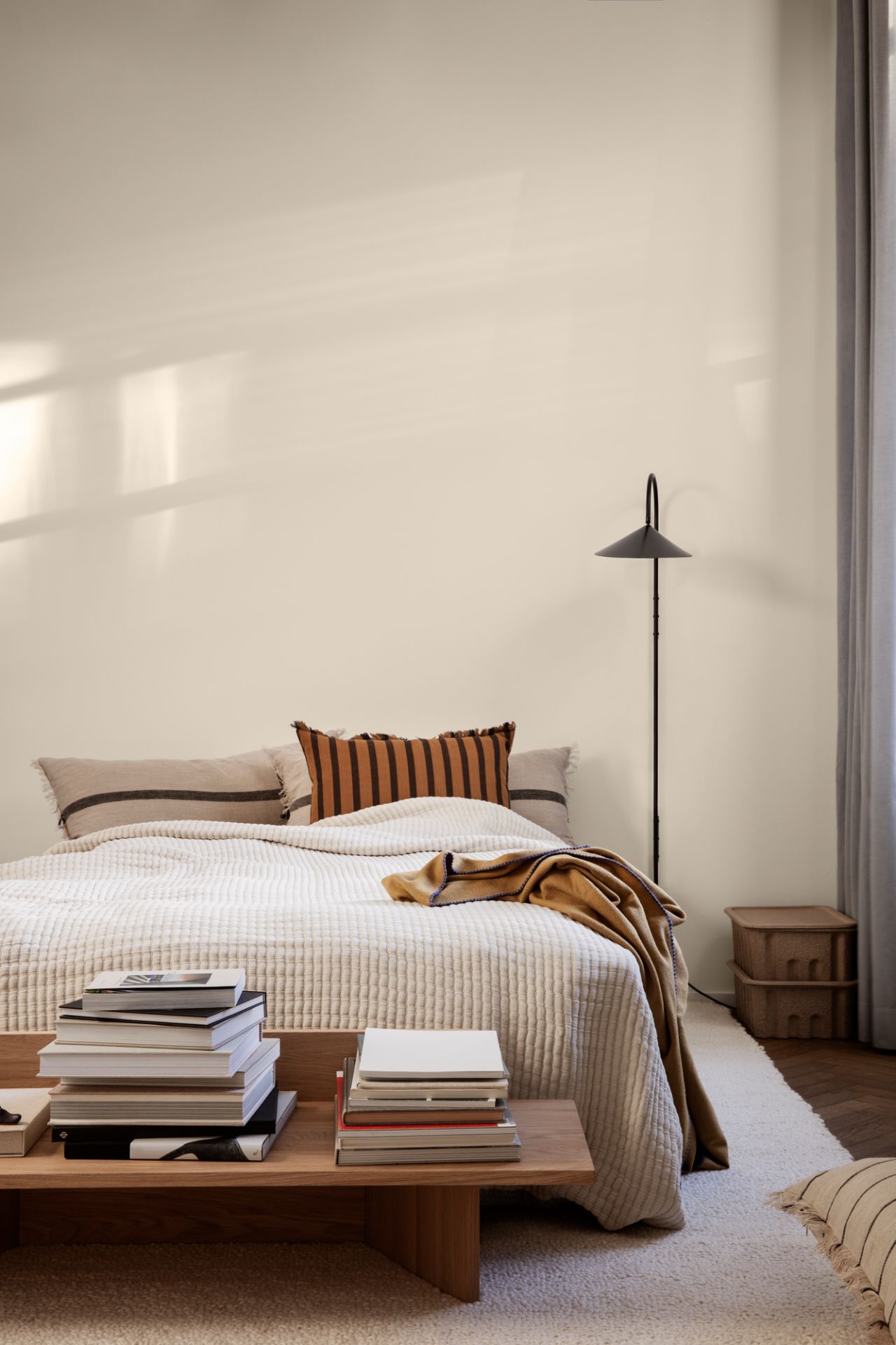 Oblique Bank Eiche natur Ferm Living
