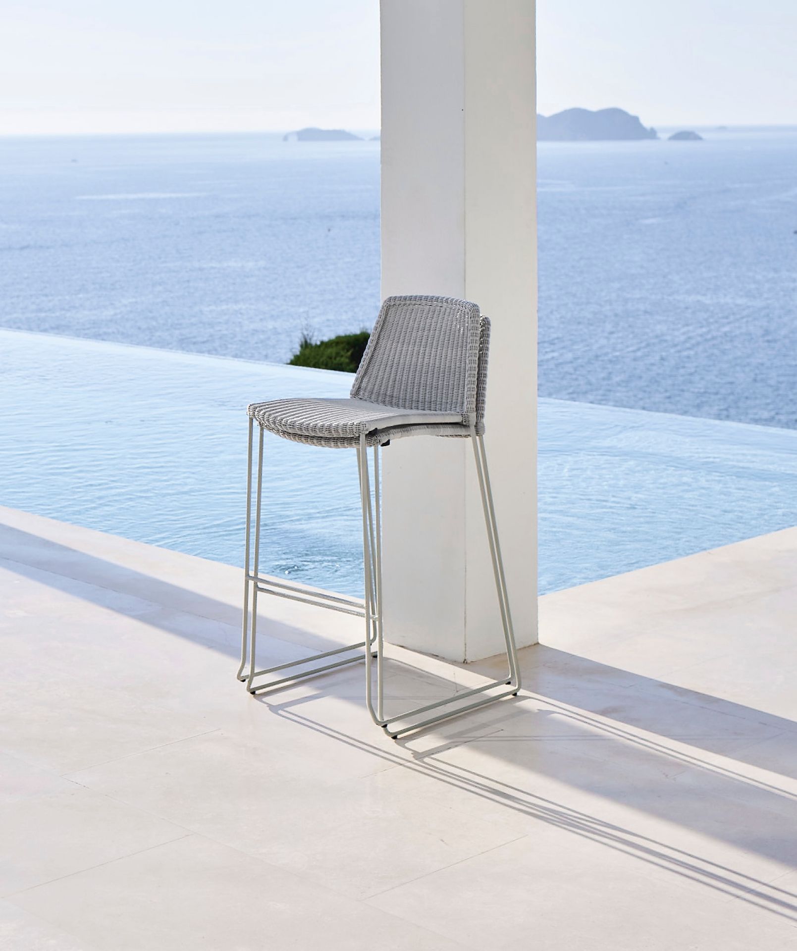 Breeze Outdoor Barhocker weiss grau Cane-Line