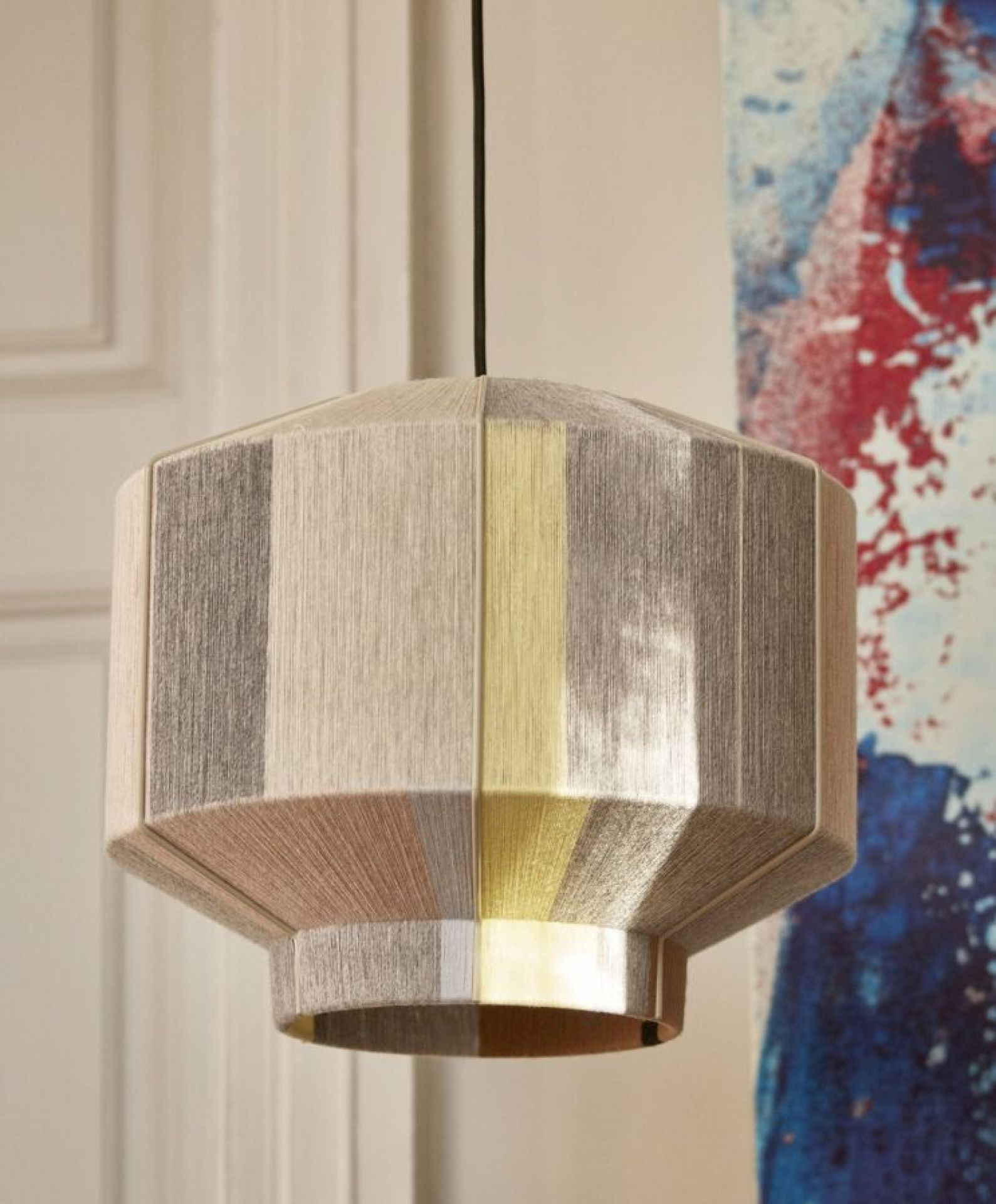 Bonbon Shade City Hay Lampenschirm 380: Hängelampe mit gestreiftem, mehrfarbigem Textil-Lampenschirm.