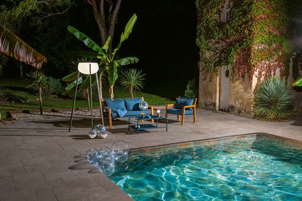 Yunos Solar LED Stehleuchte Outdoor Fermob