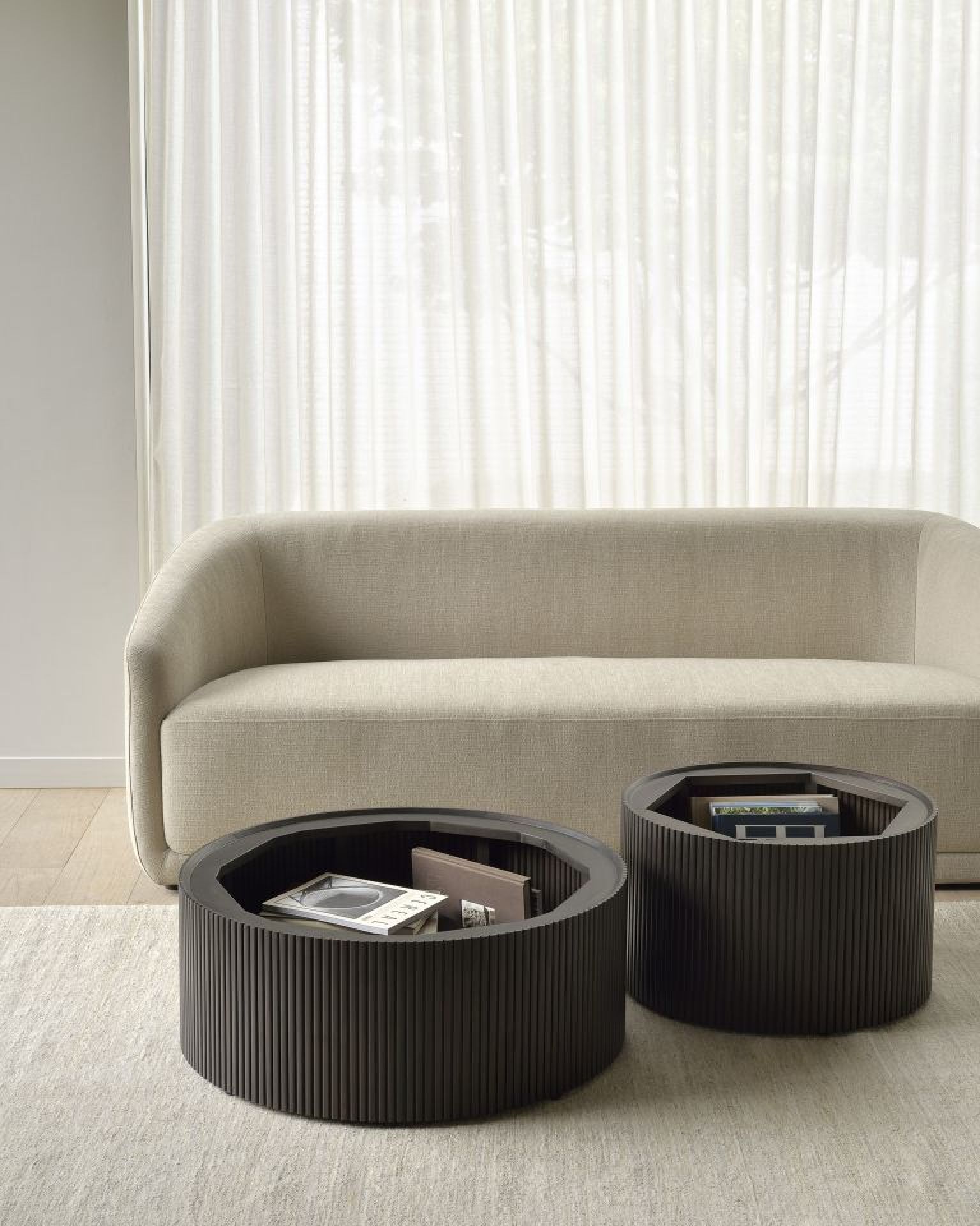 Roller Max Couchtisch Rund Mahagoni Ethnicraft
