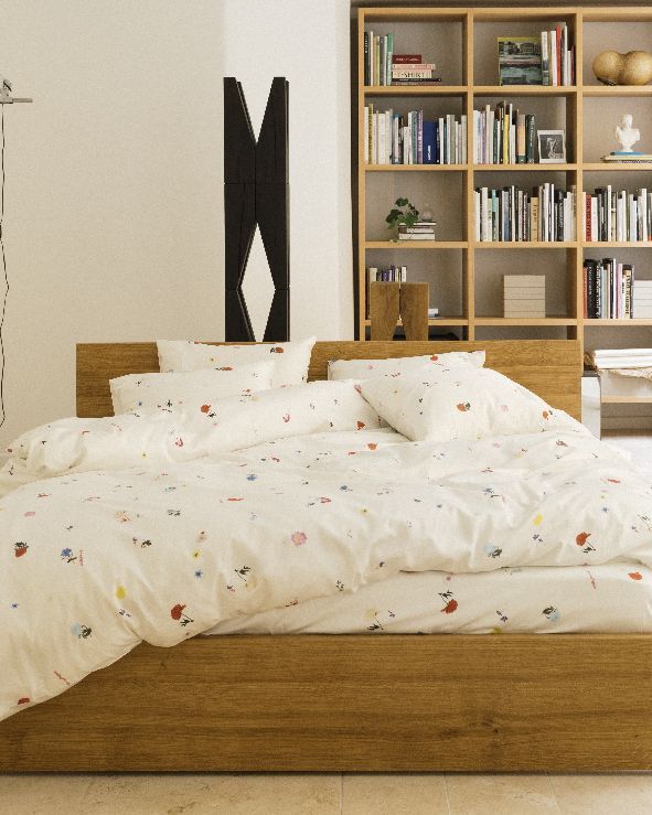 Backenzahn Hocker/Tischchen aus Stahl e15