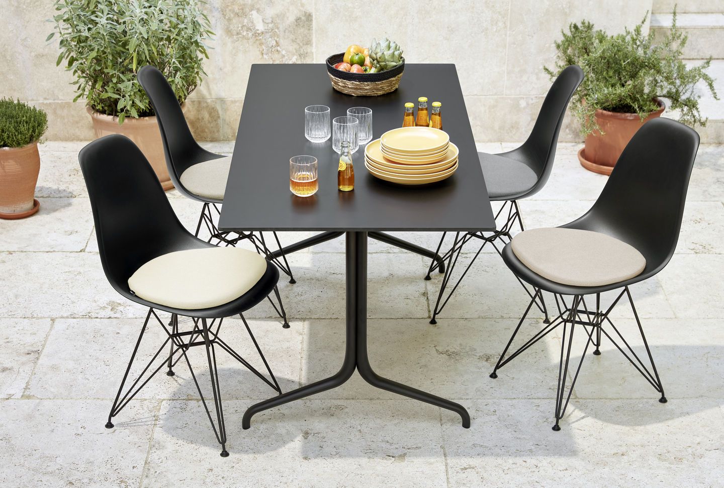 Eames Plastic Side Chair DSR Stuhl mit Sitzpolster Vitra