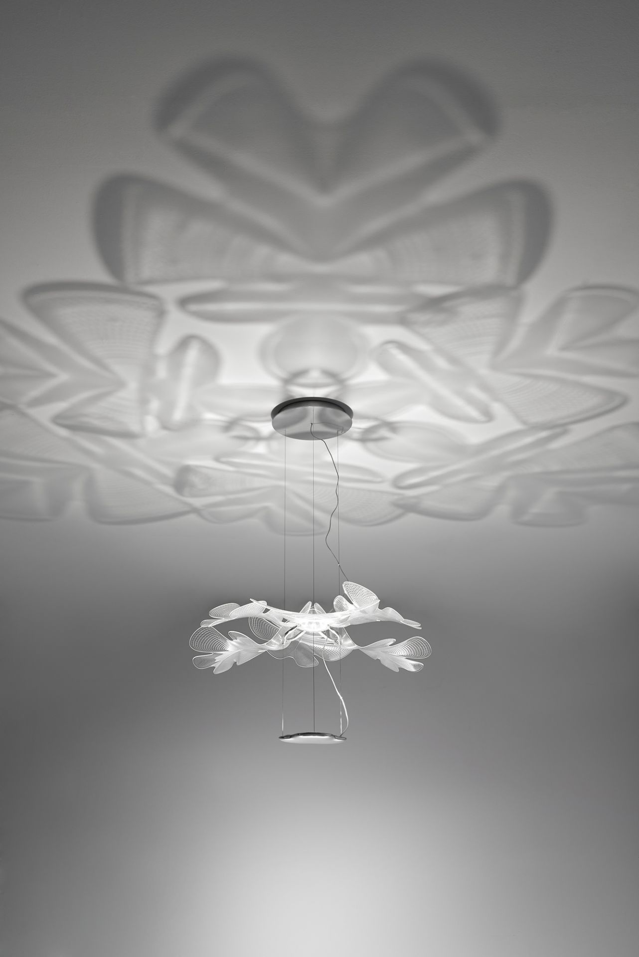 Chlorophilia Pendelleuchte Struktur Chrom Diffusor transparent Artemide