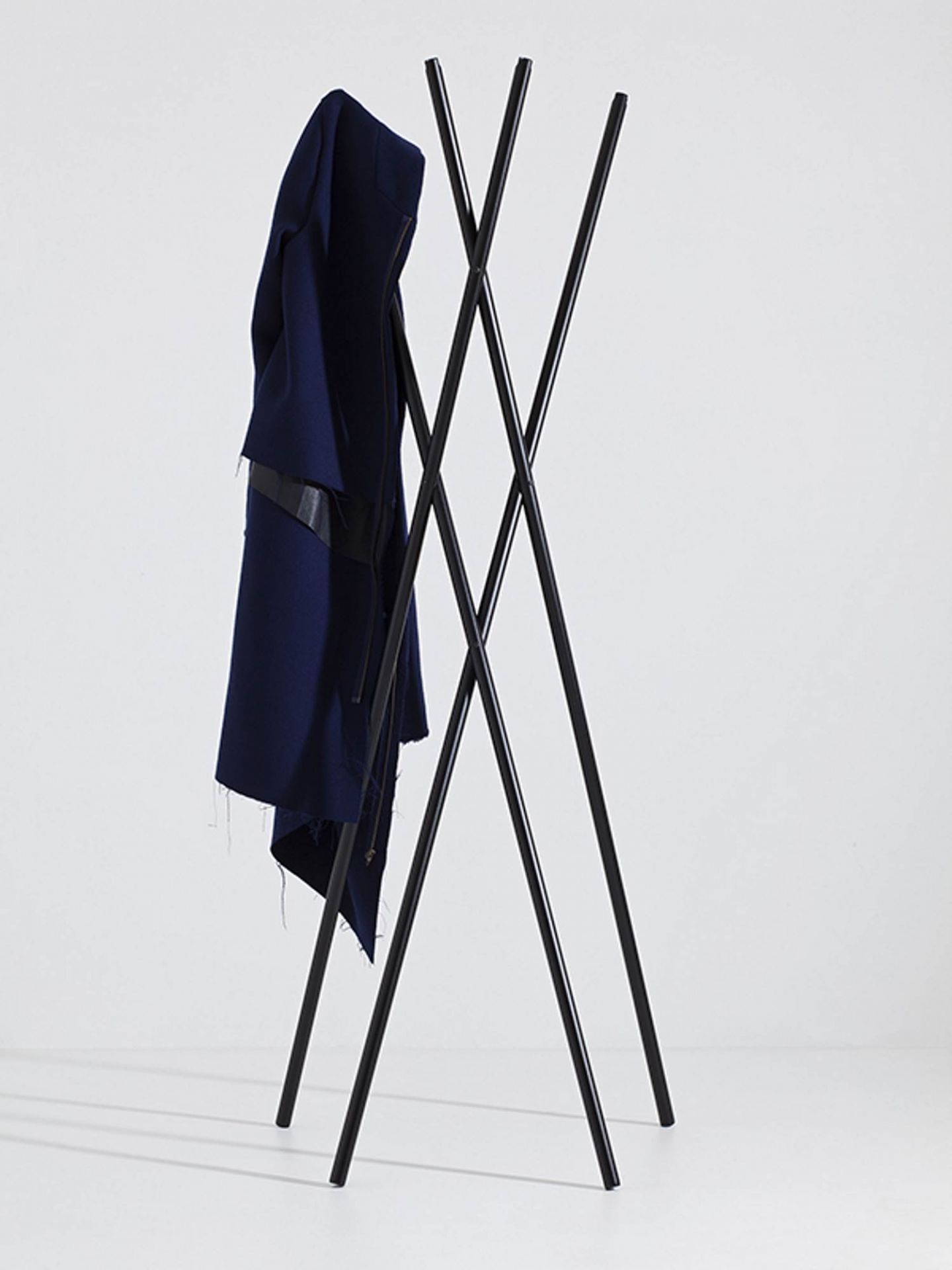 Hash Garderobe New Tendency