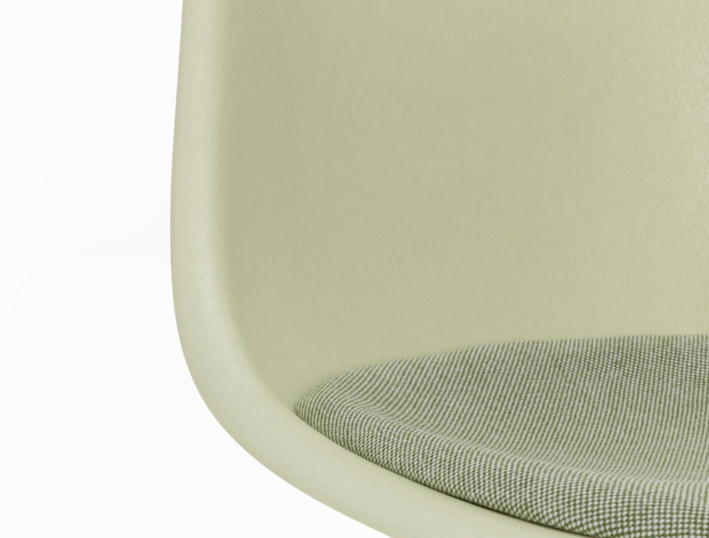 Eames Fiberglass Chair DSR Stuhl mit Sitzpolster Vitra