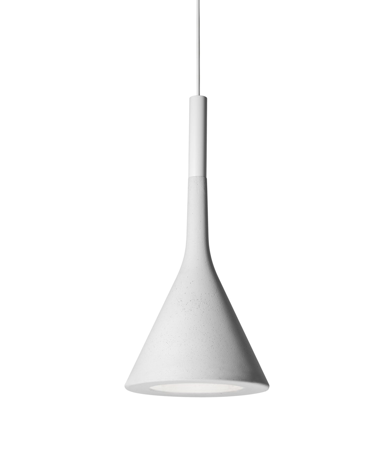 Weiße Aplomb Pendelleuchte von Foscarini: Moderne Hängelampe aus Beton für stilvolle Innenbeleuchtung.
