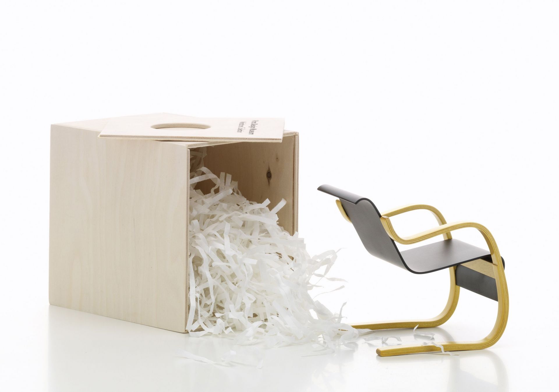 Armchair Nr. 42 Miniatur Sessel Vitra